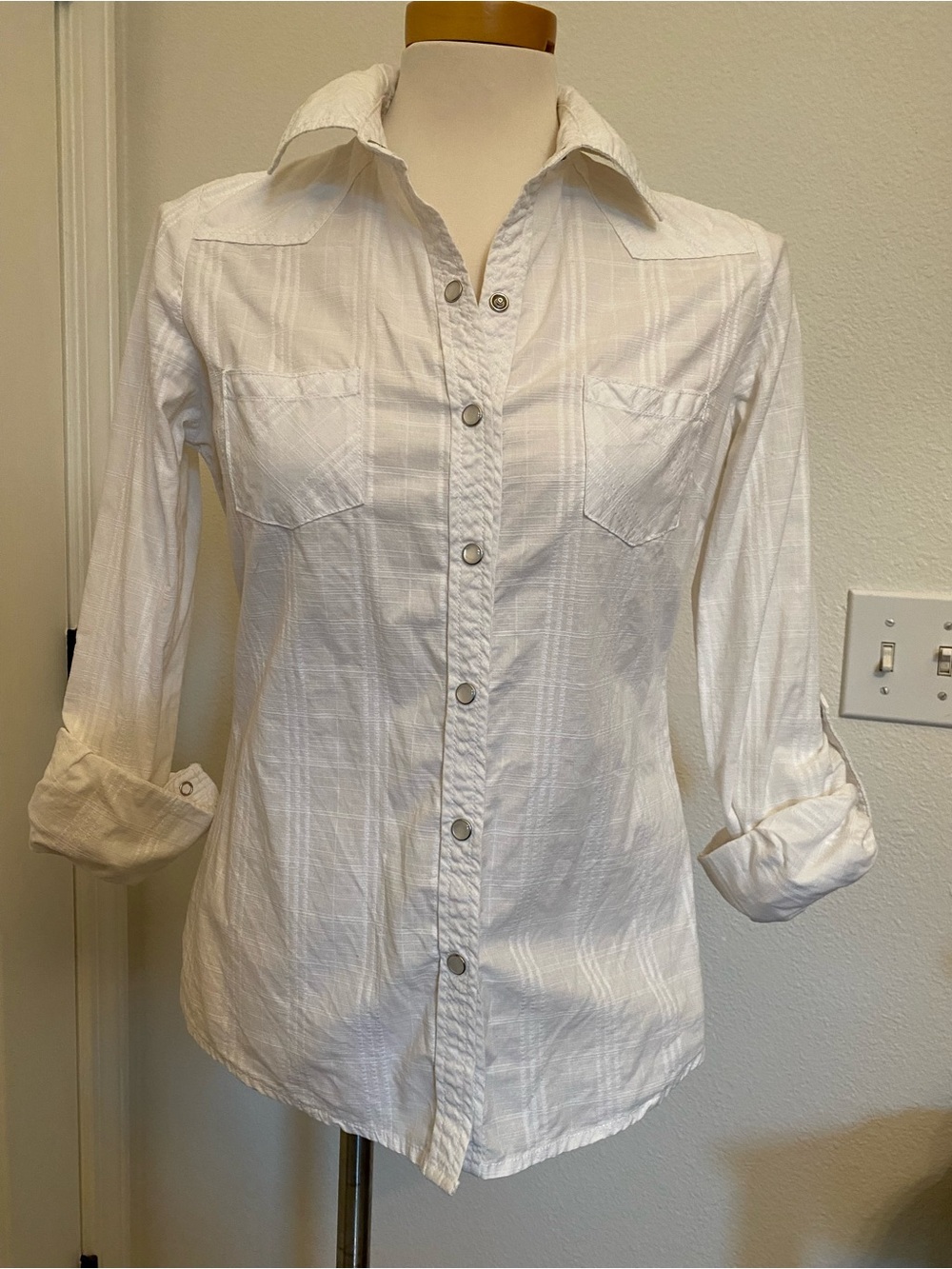 Arizona Jean Company White Button-Front Shirt